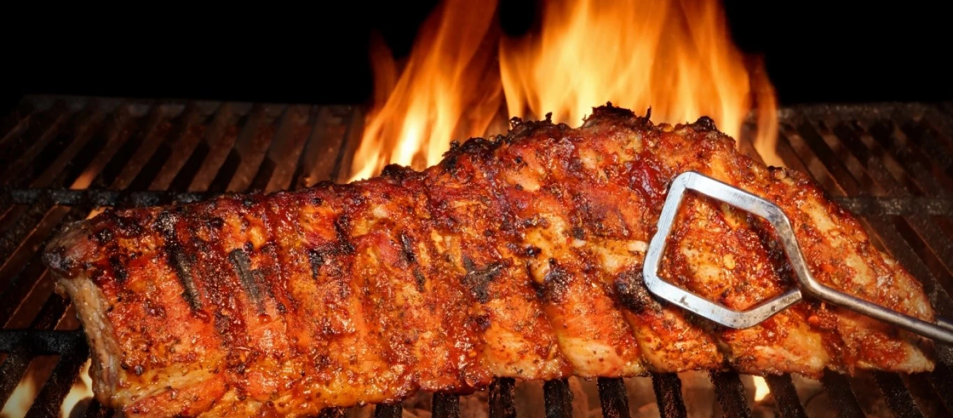 Μεγαλύτερο κίνδυνο για αναπνευστικές παθήσεις διατρέχουν όσοι προτιμούν το ψήσιμο στα κάρβουνα